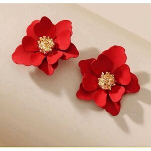 ♥️ Betsey Johnson festive red hand painted flower earrings ♥️